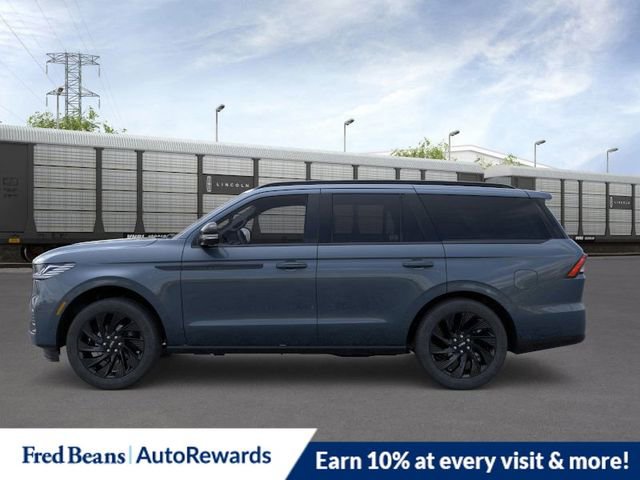 New 2025 Lincoln Navigator Reserve image 3