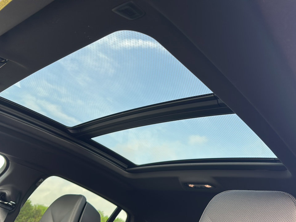 New 2026 BMW X6 xDrive40i w/ Climate Comfort Package image 17