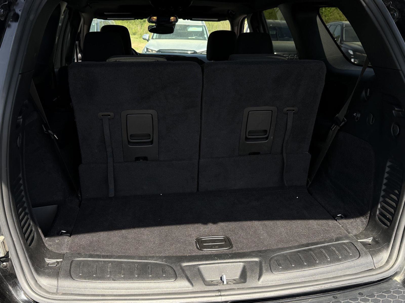 Used 2024 Dodge Durango SXT w/ SXT Blacktop Group AWD/4WD image 25