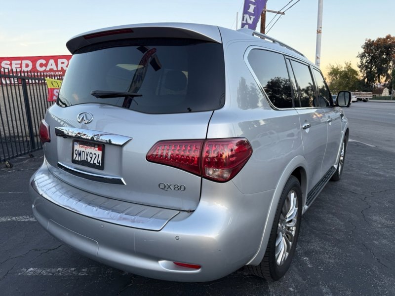 Used 2016 INFINITI QX80 Luxe w/ 22" Wheel Package image 8