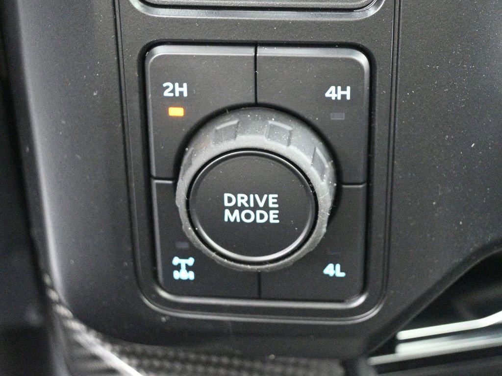 New 2026 Ford F250 Lariat w/ Black Appearance Package image 21