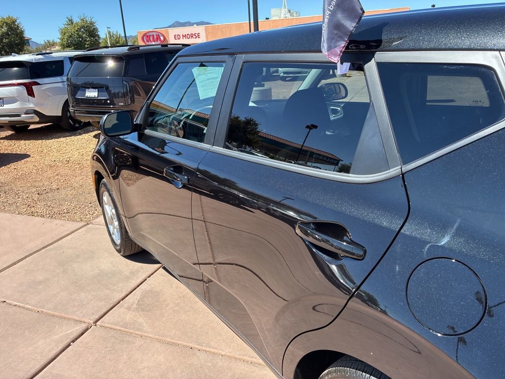 Certified 2025 Kia Soul LX FWD image 13