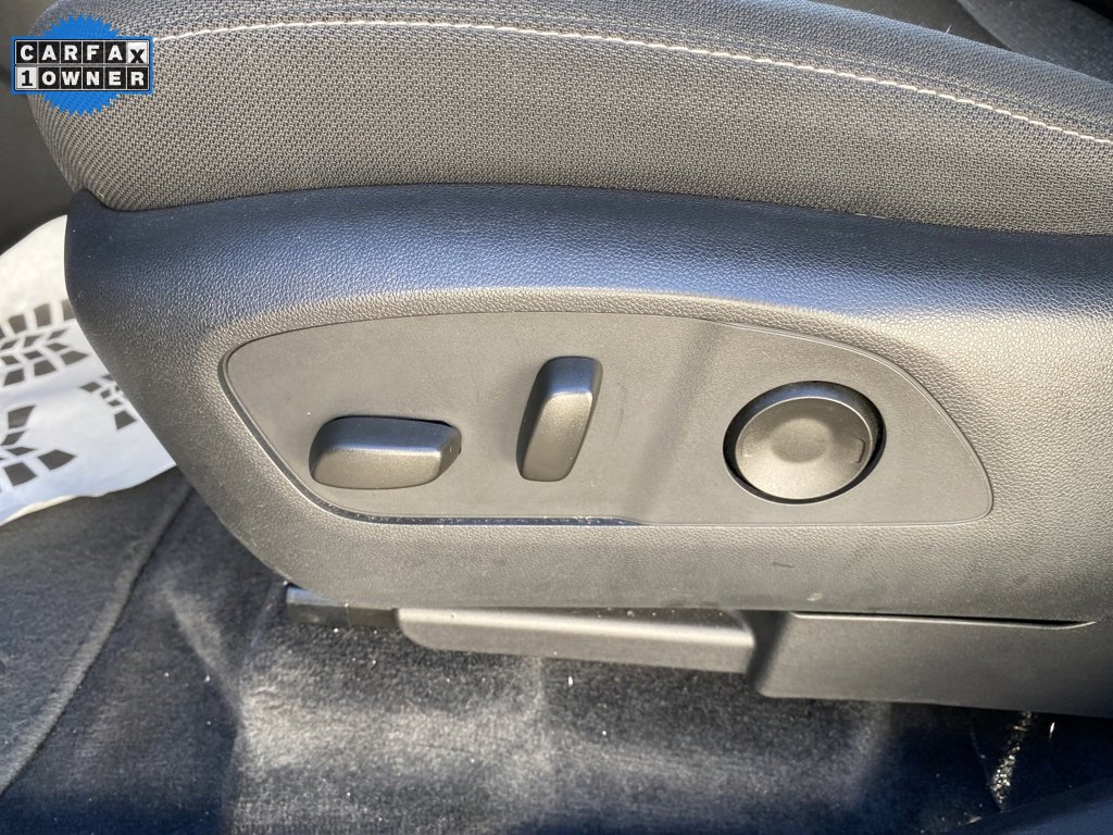 Used 2025 Chevrolet Traverse LT image 26