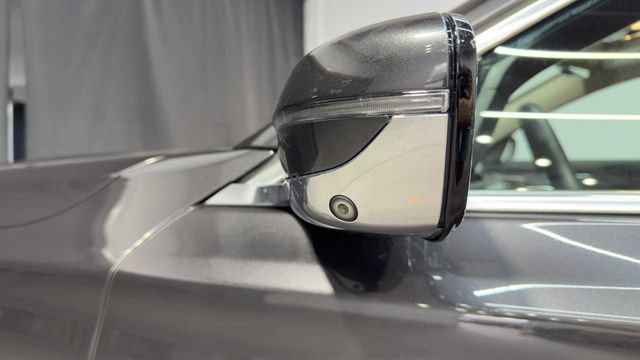 Used 2020 BMW 740i w/ Premium Package RWD image 12