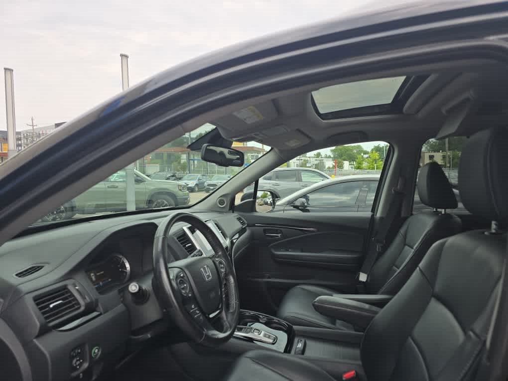 Used 2018 Honda Pilot Touring image 11