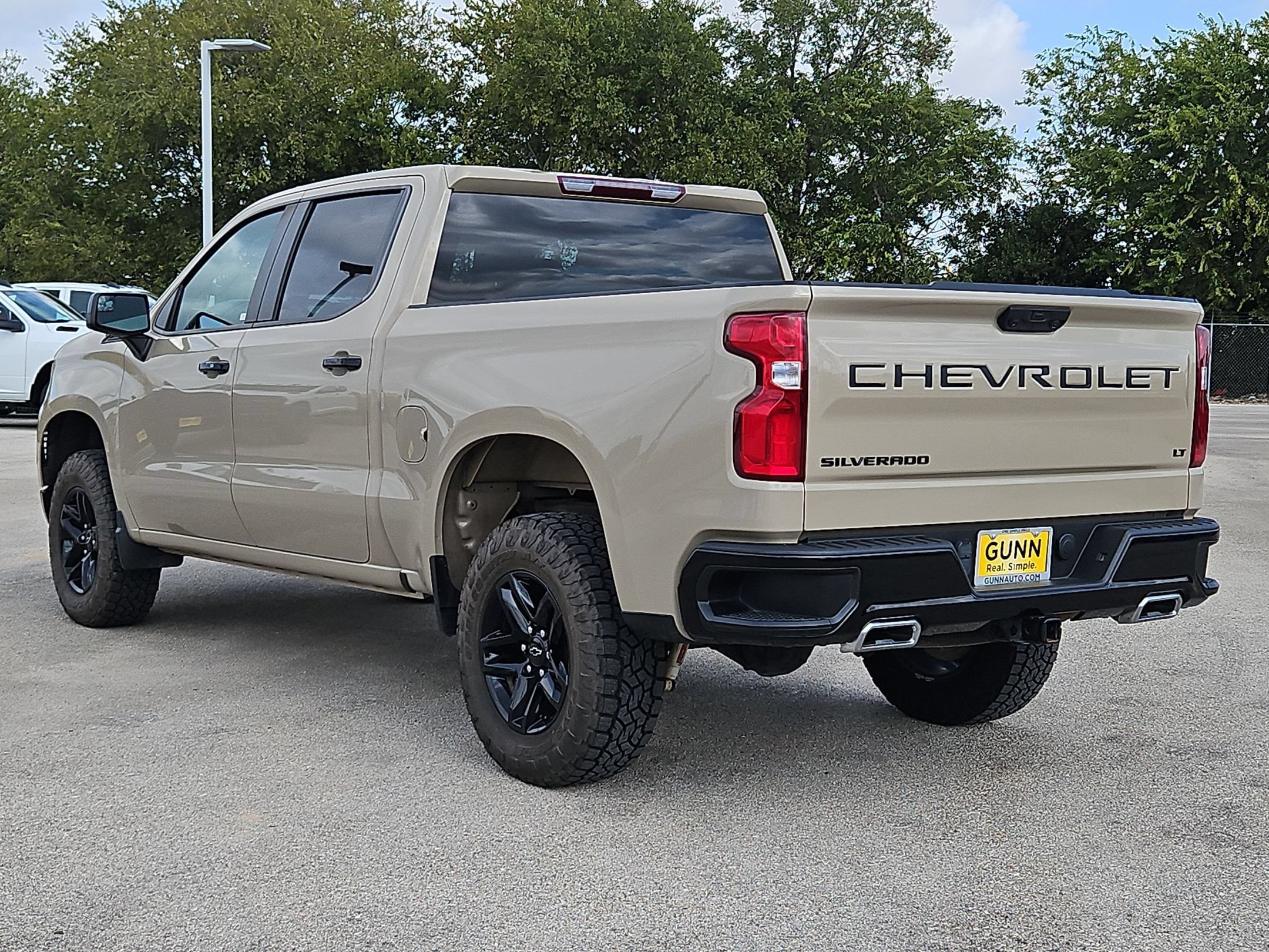 Used 2023 Chevrolet Silverado 1500 LT Trail Boss w/ LPO, Dark Essentials Package AWD/4WD image 5