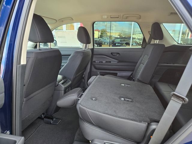 New 2026 Nissan Pathfinder SV image 12