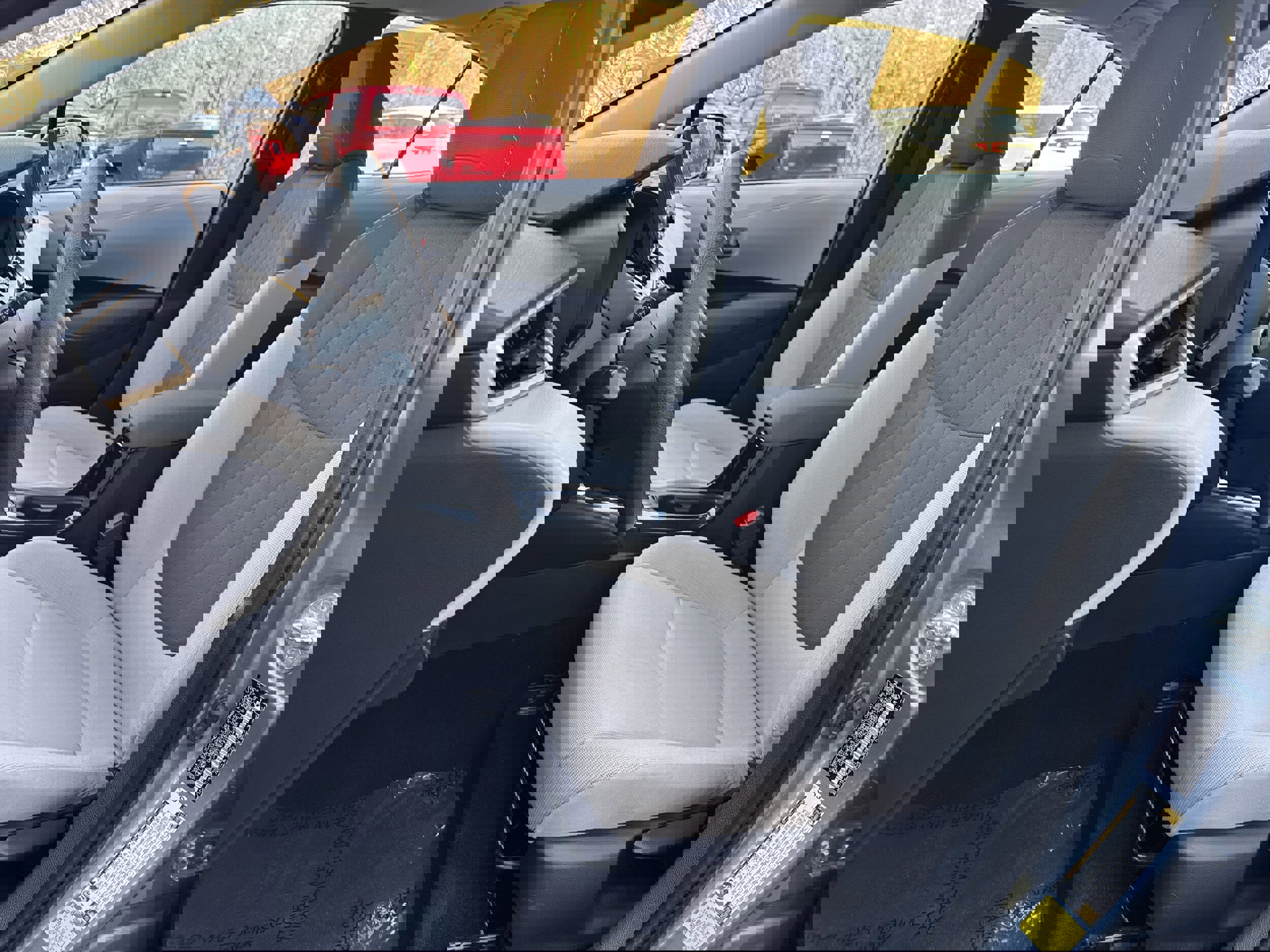 Used 2022 Toyota Corolla LE image 4