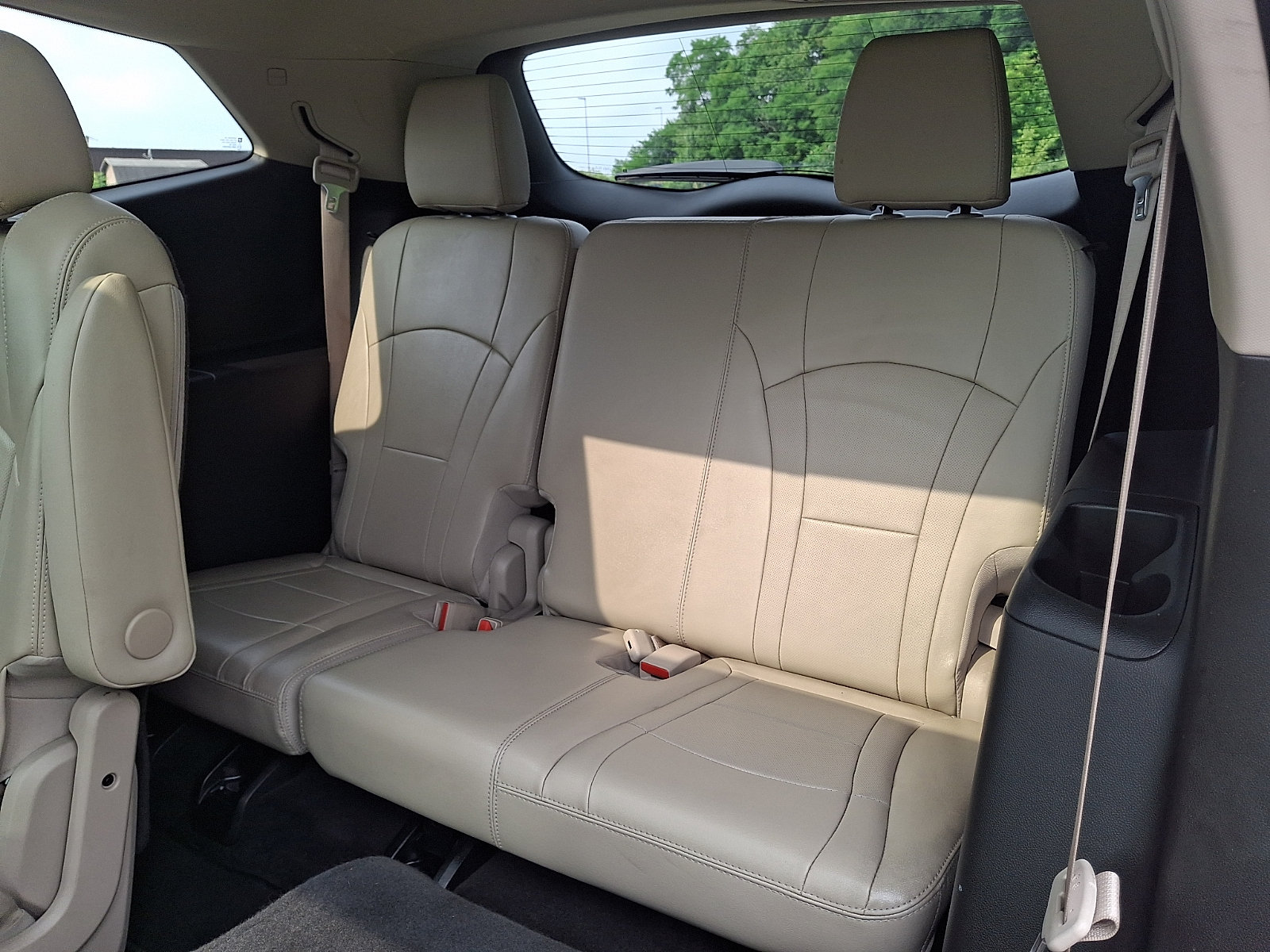 Used 2019 Buick Enclave Essence AWD/4WD image 11