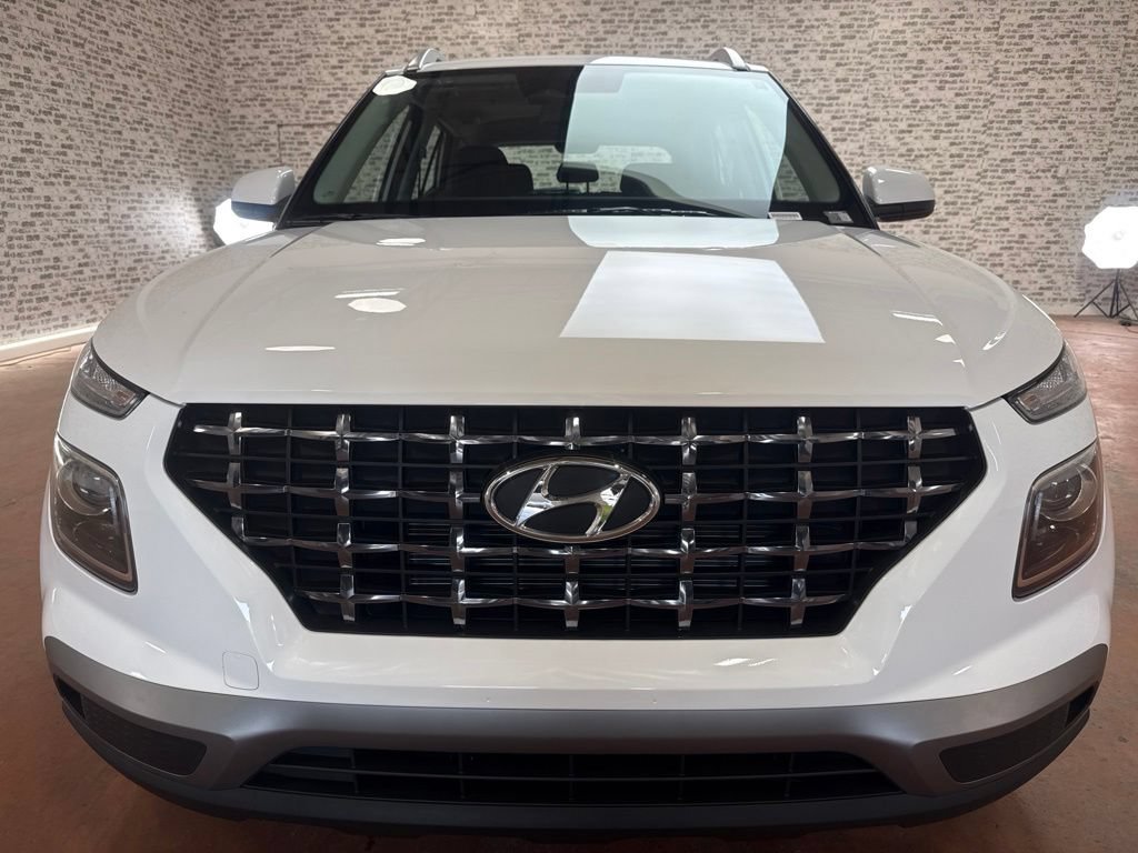 New 2026 Hyundai Venue SEL FWD image 2