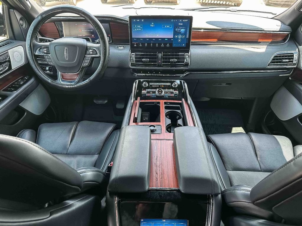 Used 2024 Lincoln Navigator L Reserve AWD/4WD image 11