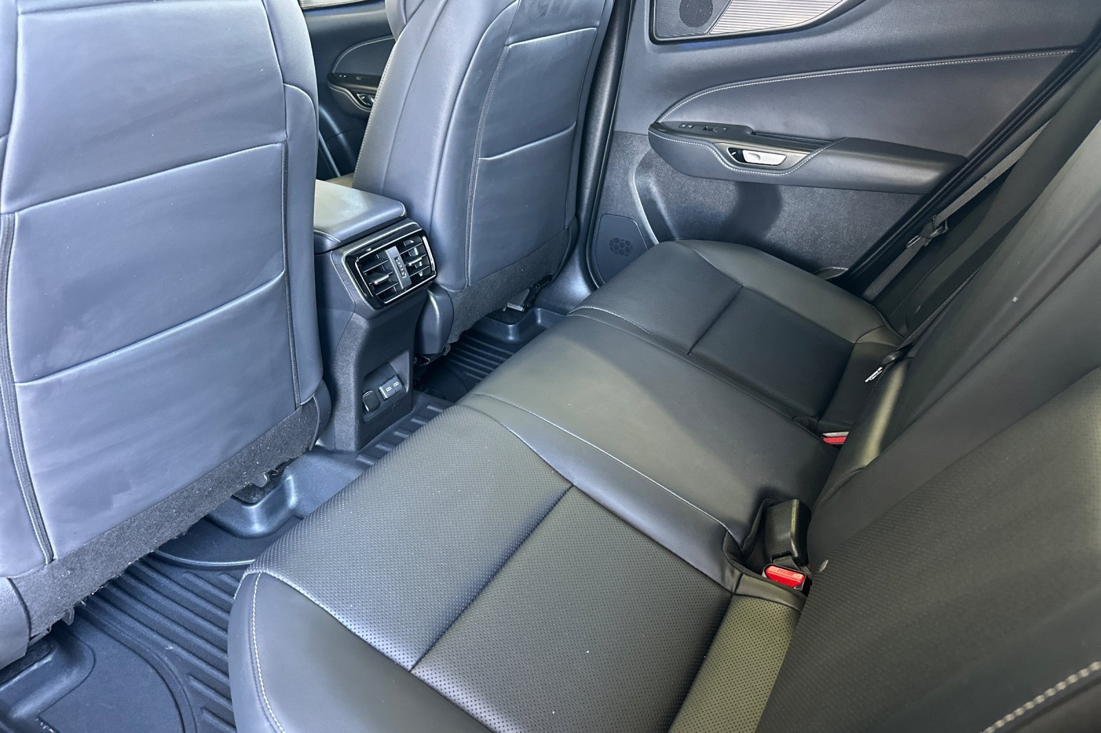 Used 2025 Lexus NX 450h+ F Sport w/ Towing Package (2000 Lbs) AWD/4WD image 11