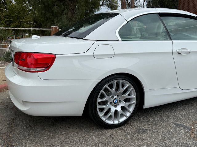Used 2010 BMW 328i Convertible w/ Premium Pkg image 20