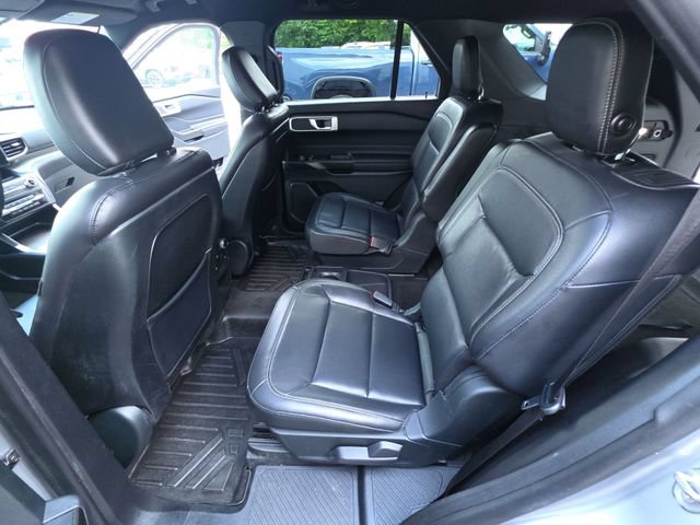Used 2020 Ford Explorer XLT w/ Equipment Group 202A RWD image 16