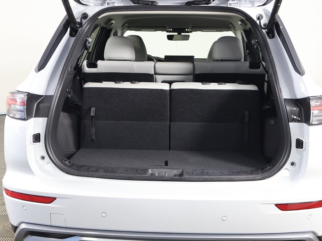 New 2025 Mitsubishi Outlander SE image 21