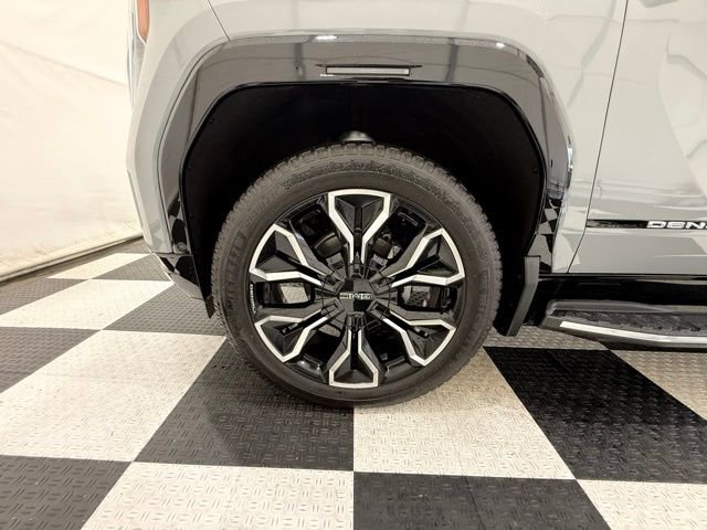 Used 2024 GMC Sierra EV Denali image 11