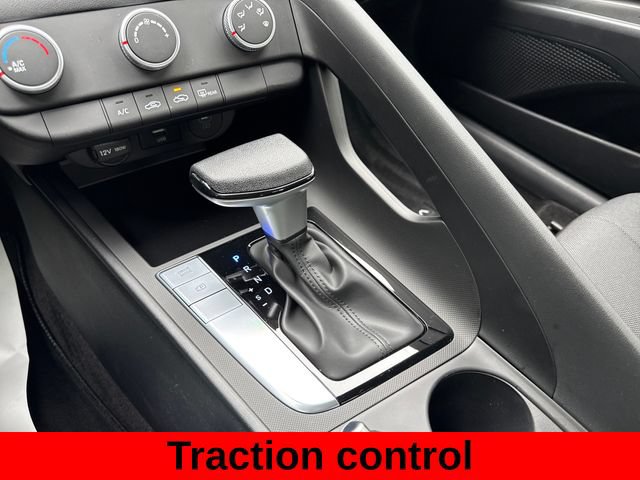Used 2026 Hyundai Elantra SE w/ Cargo Package FWD image 22