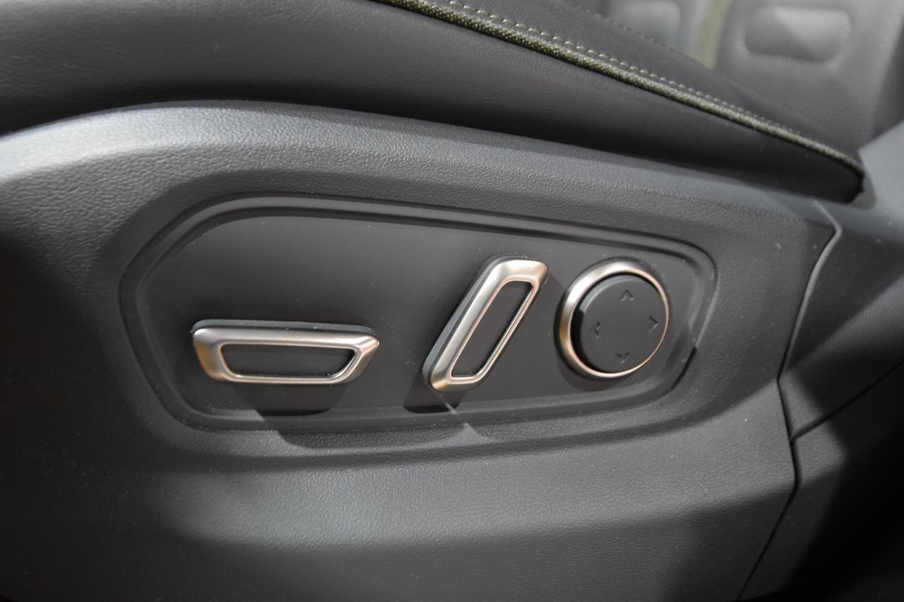 Used 2022 Rivian R1T Adventure image 18