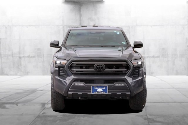 Used 2024 Toyota Tacoma SR5 AWD/4WD image 3