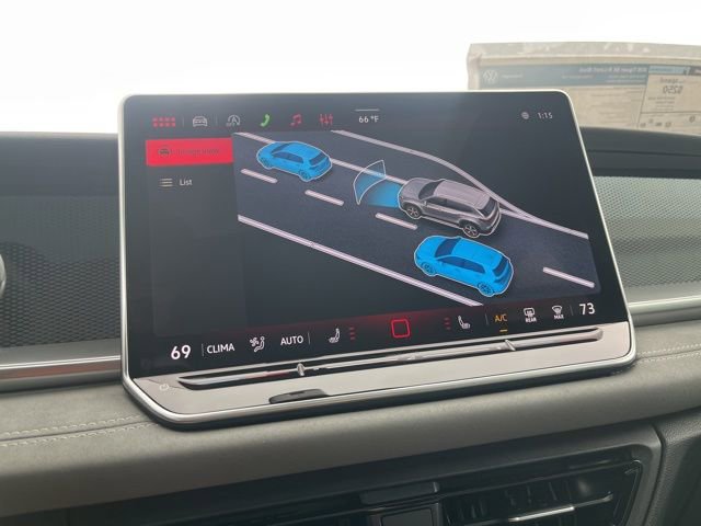 New 2026 Volkswagen Tiguan SE R-Line FWD image 17