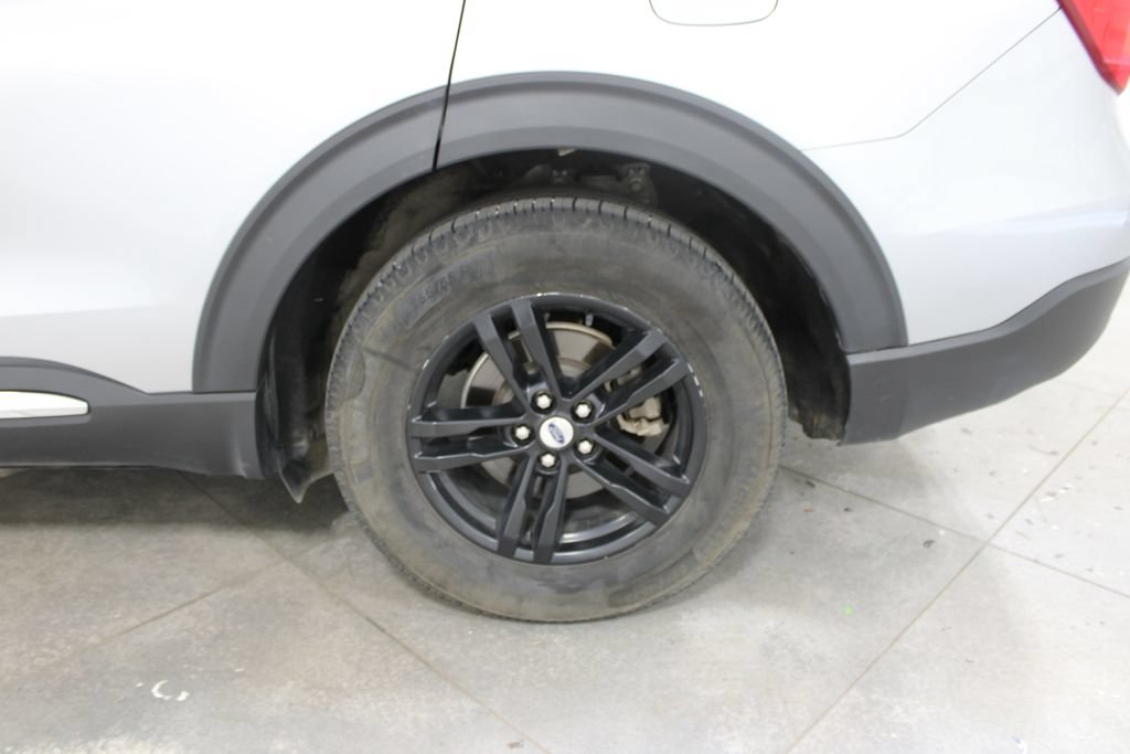 Used 2020 Ford Explorer XLT w/ Comfort Package RWD image 39