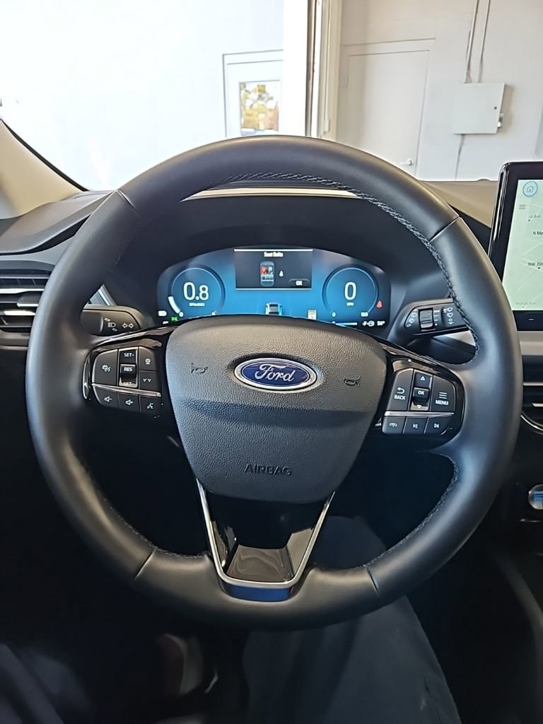 Used 2025 Ford Escape Platinum image 34