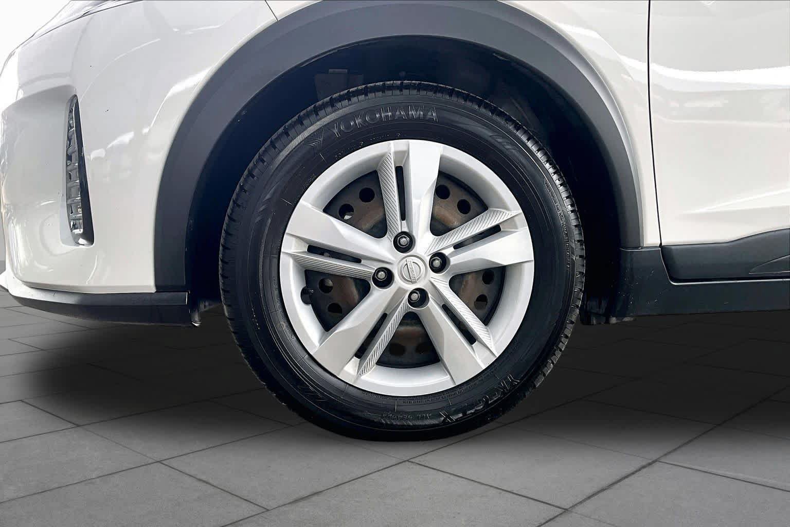Certified 2022 Nissan Kicks S FWD image 11