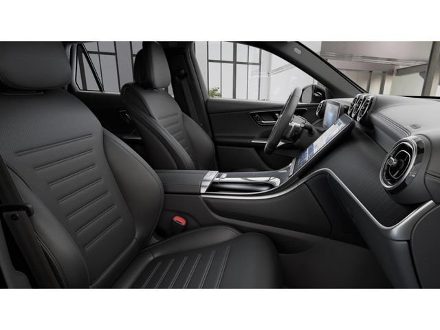 Used 2026 Mercedes-Benz GLC 300 4MATIC image 4