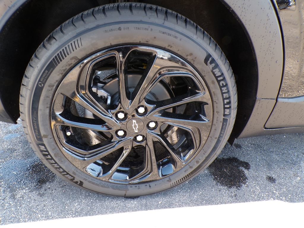 New 2027 Chevrolet Bolt RS w/ Technology Package FWD image 19