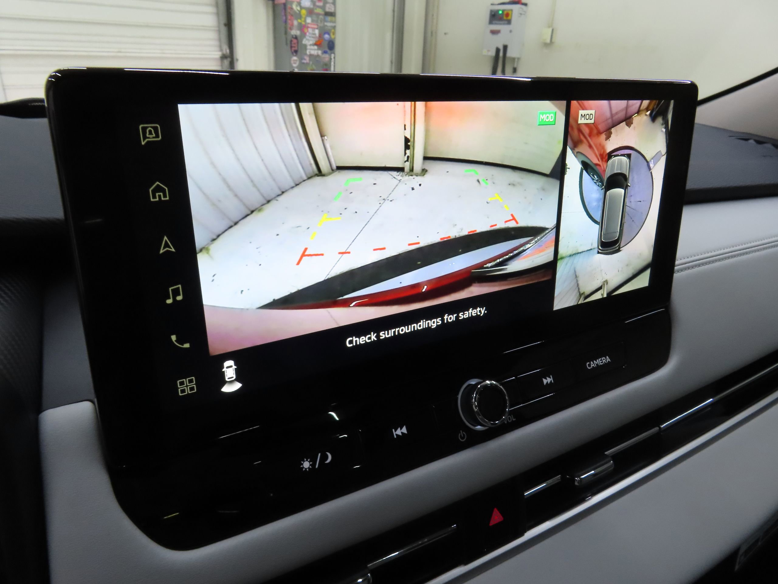 New 2025 Mitsubishi Outlander SE image 17