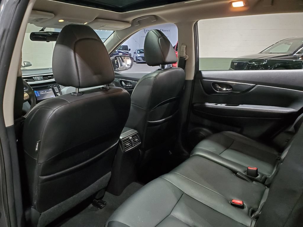 Used 2016 Nissan Rogue SL w/ SL Premium Package FWD image 26