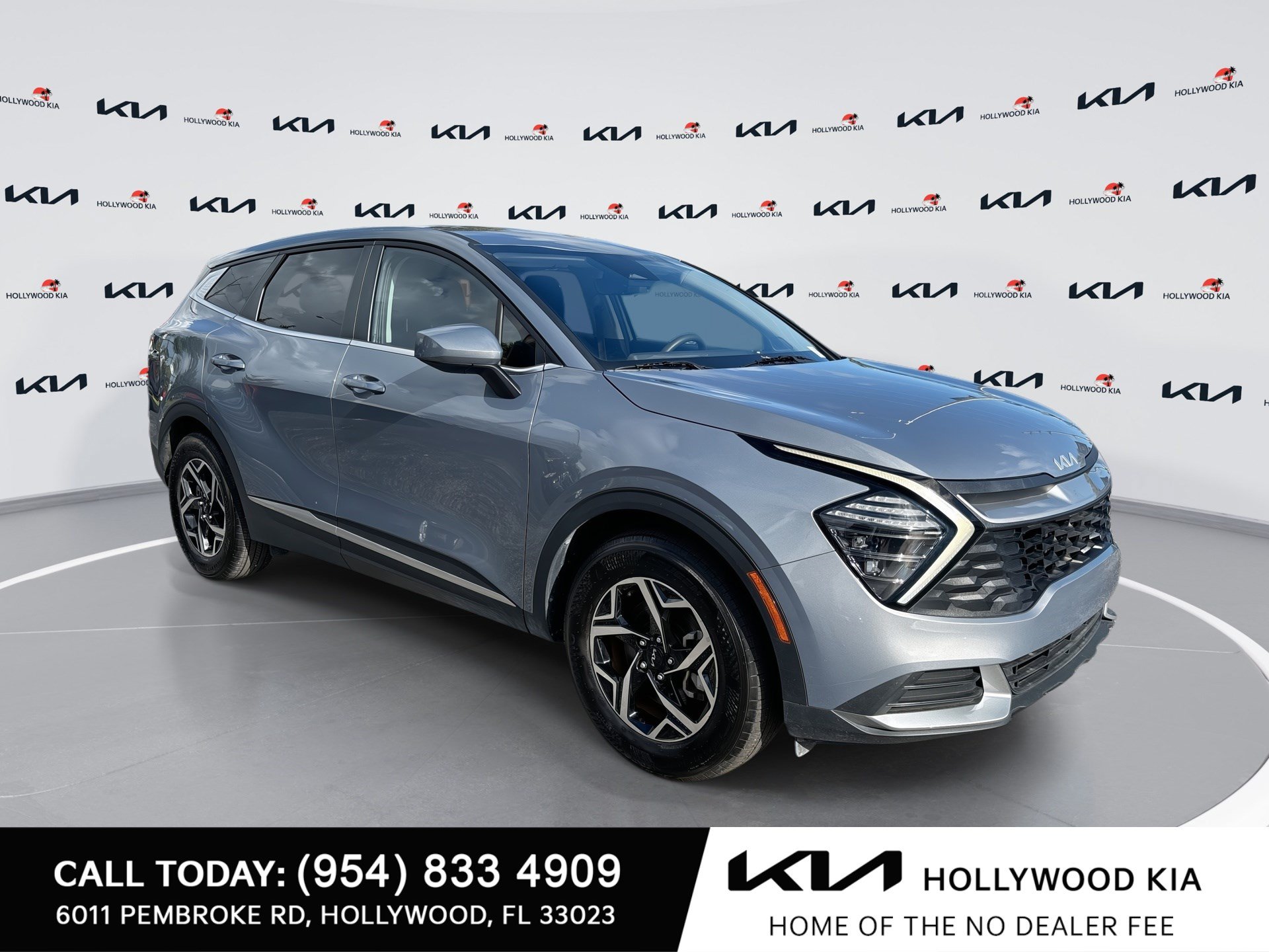 Used 2025 Kia Sportage LX FWD image 1