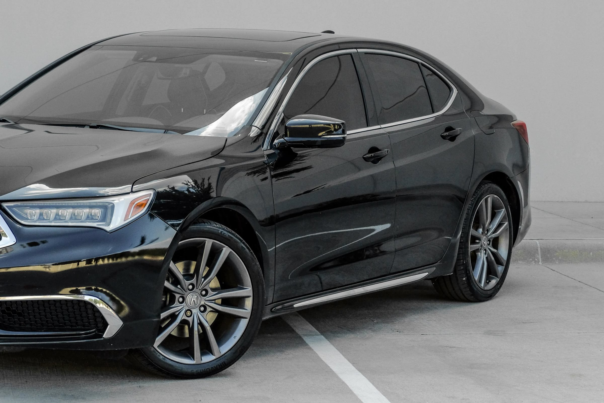 Used 2019 Acura TLX w/ Technology Package FWD image 9