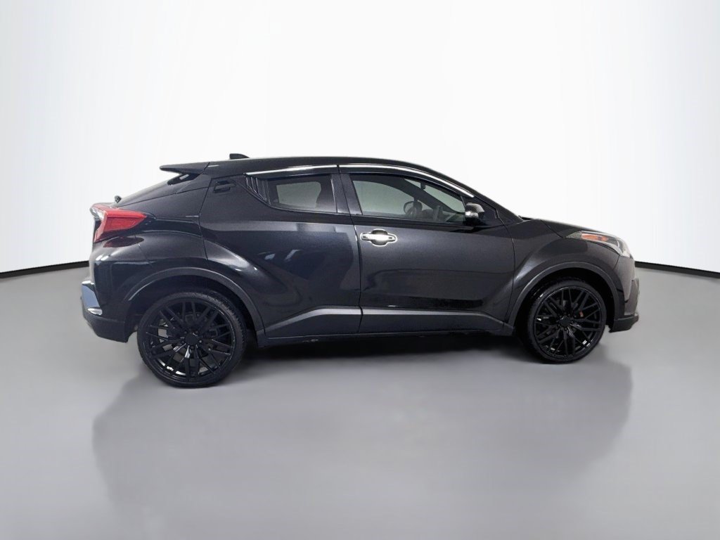 Used 2019 Toyota C-HR LE FWD image 11