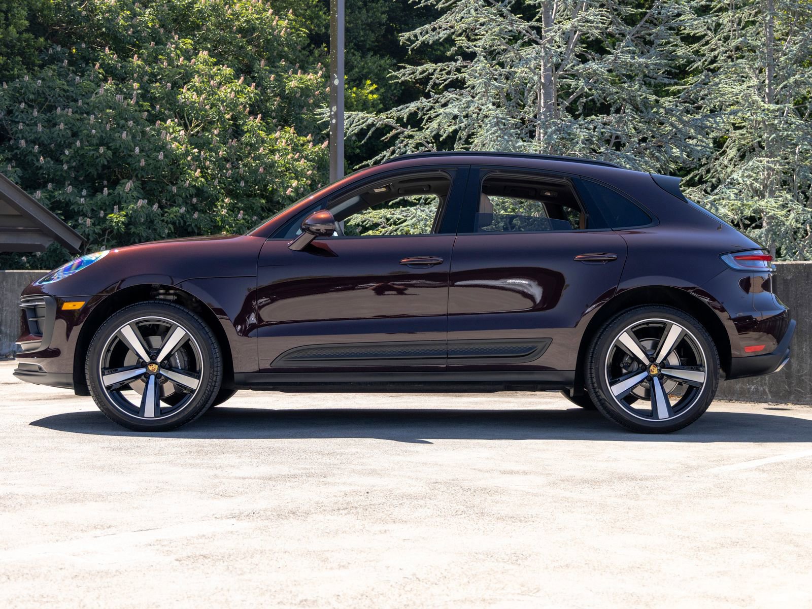 Certified 2026 Porsche Macan AWD/4WD image 2