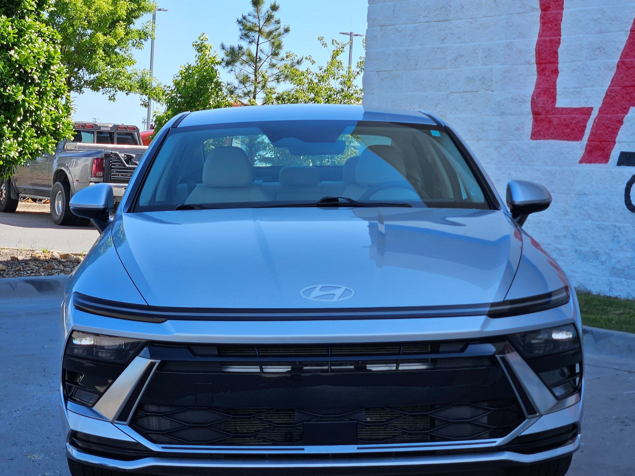 Used 2025 Hyundai Sonata SEL FWD image 2
