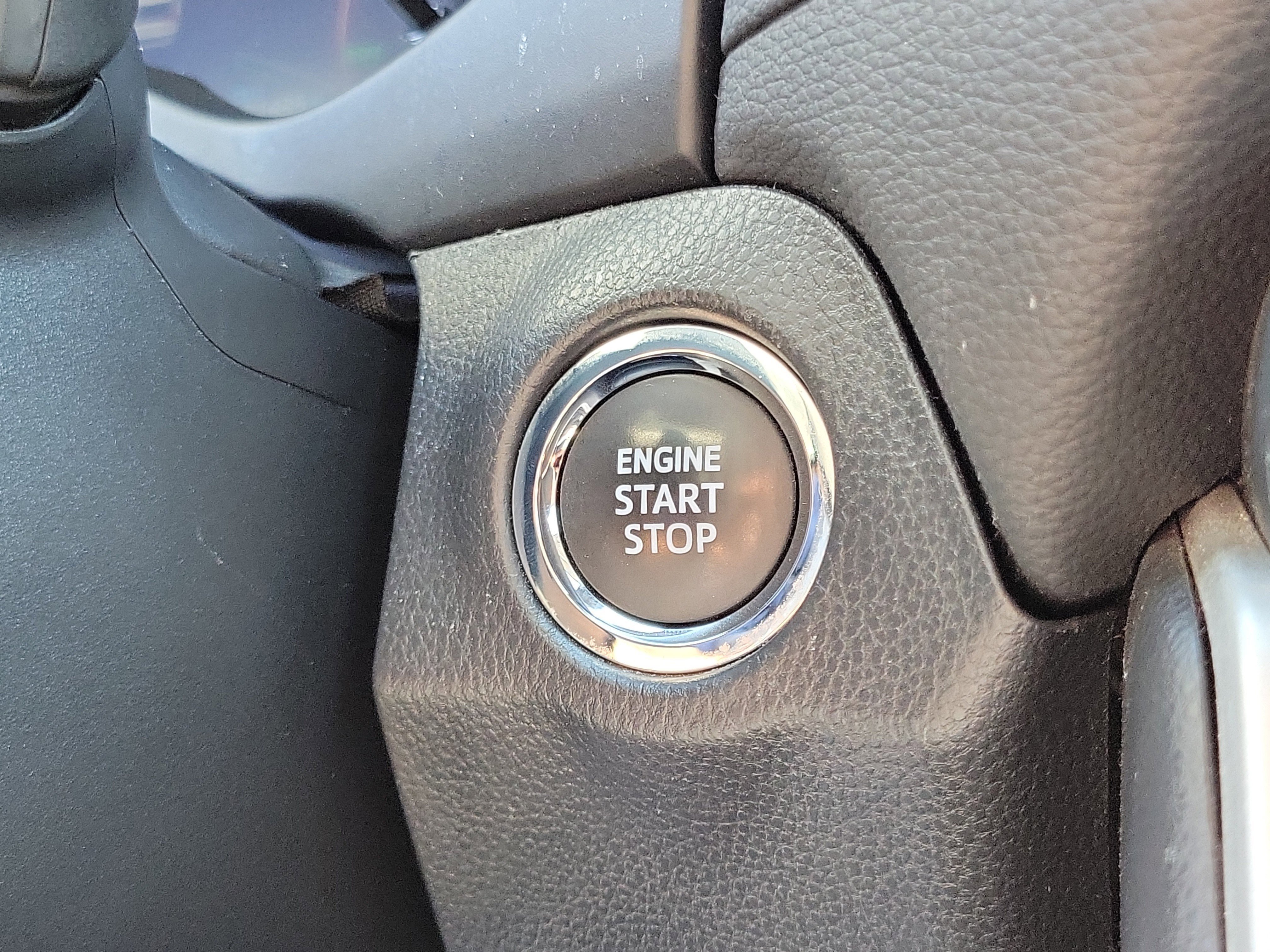 Used 2023 Toyota RAV4 XLE Premium FWD image 28