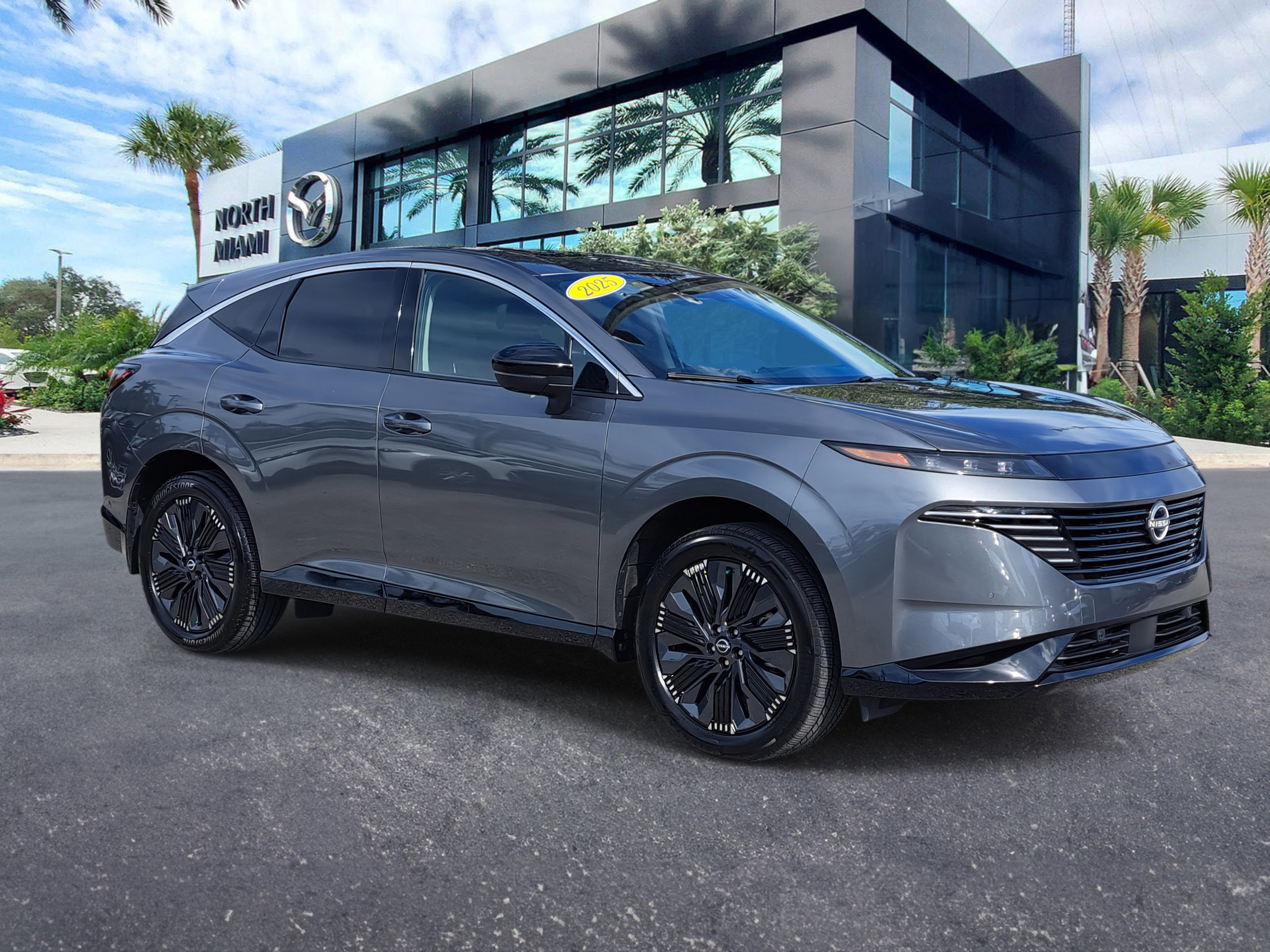 Used 2025 Nissan Murano Platinum w/ Cargo Package image 3