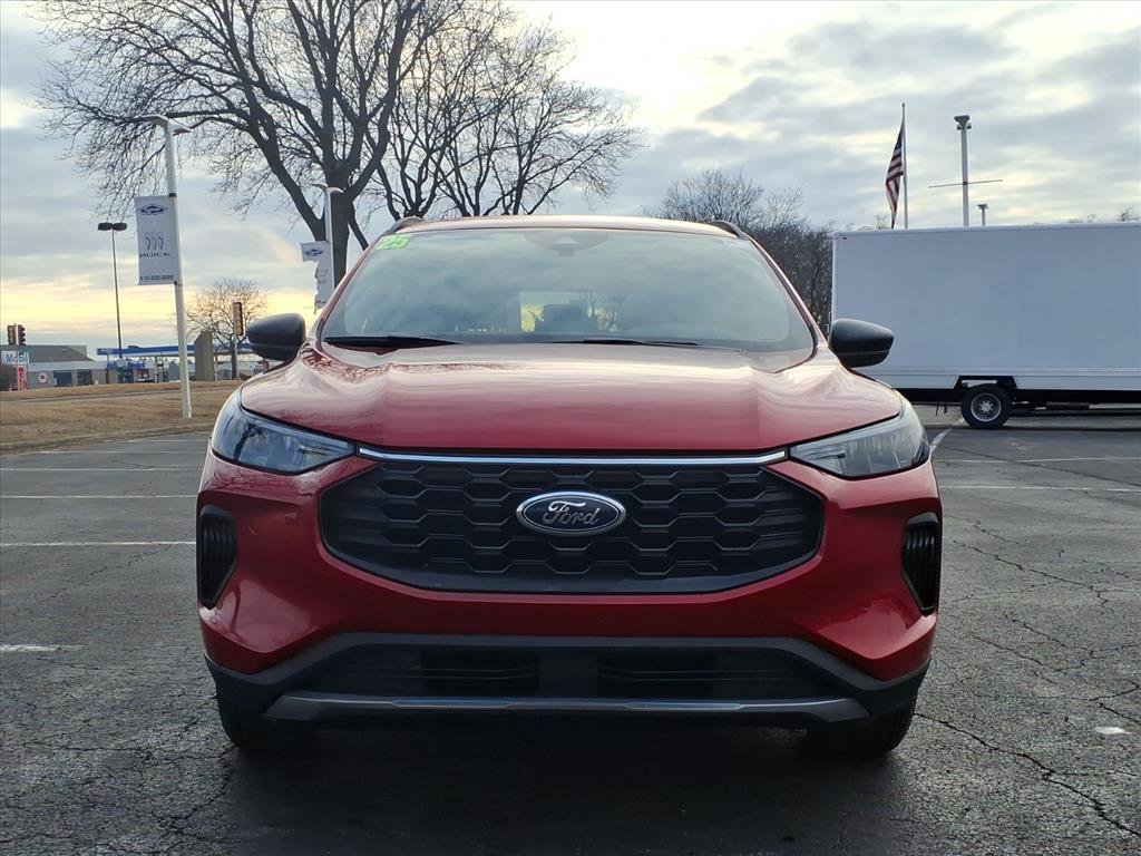 Used 2025 Ford Escape ST-Line FWD image 2