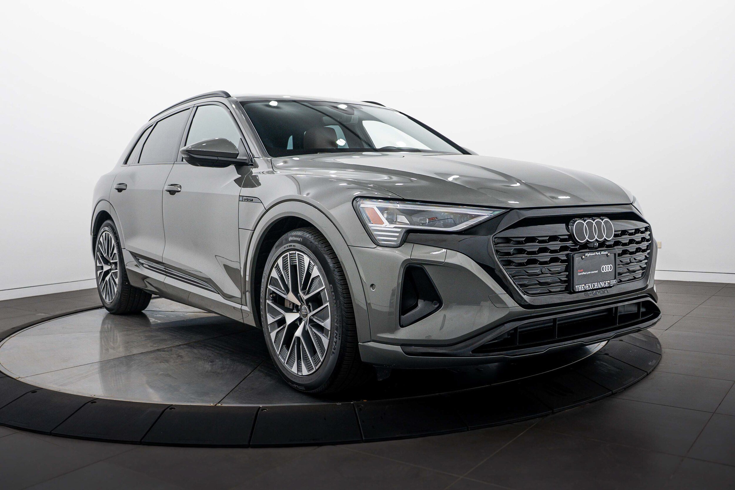Certified 2024 Audi Q8 e-tron Prestige AWD/4WD image 2