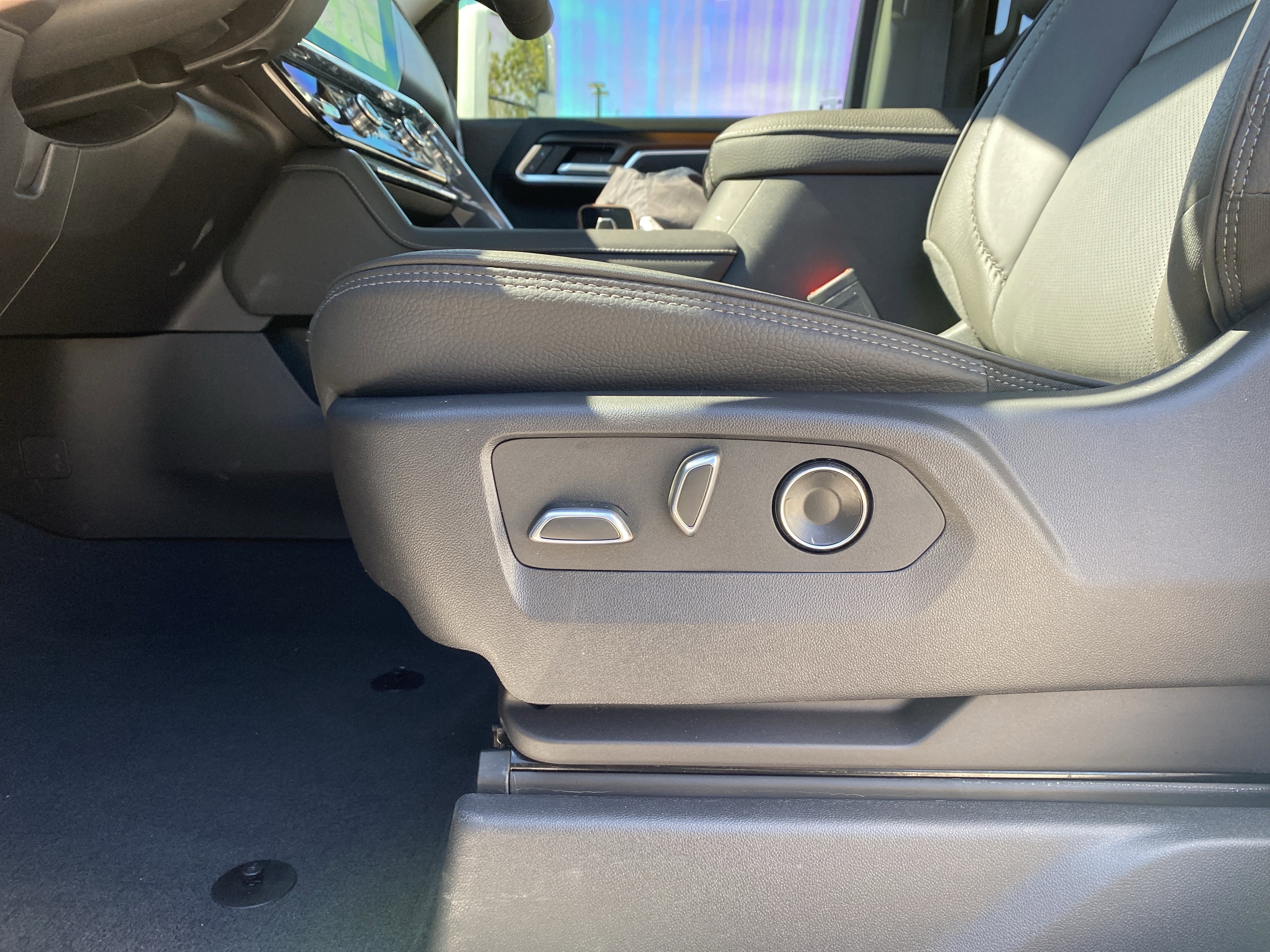 Used 2026 GMC Sierra 3500 Denali w/ Denali Reserve Package image 22