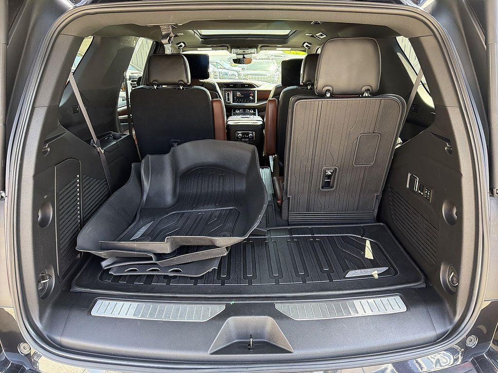 Used 2023 GMC Yukon Denali Ultimate AWD/4WD image 26