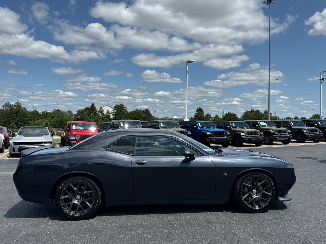 Used 2016 Dodge Challenger R/T Scat Pack RWD image 2