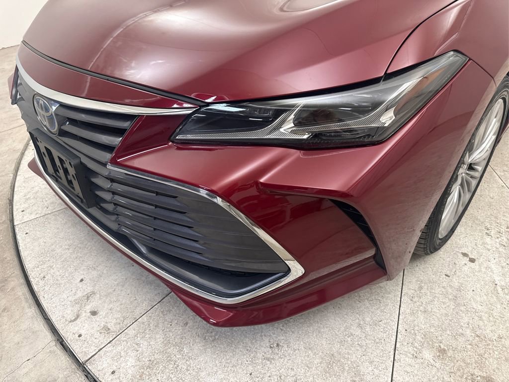 Used 2019 Toyota Avalon Limited image 12
