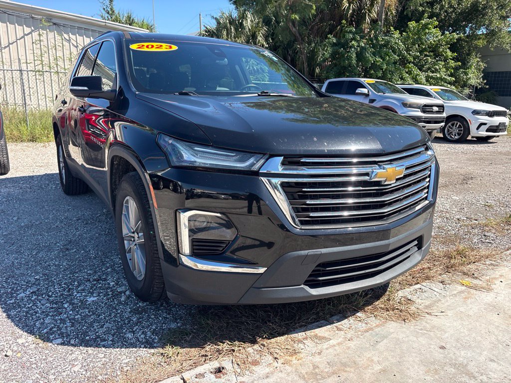 Used 2023 Chevrolet Traverse LT