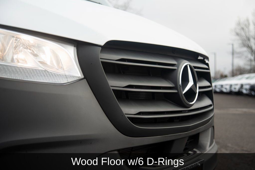 Used 2025 Mercedes-Benz Sprinter 2500 image 18