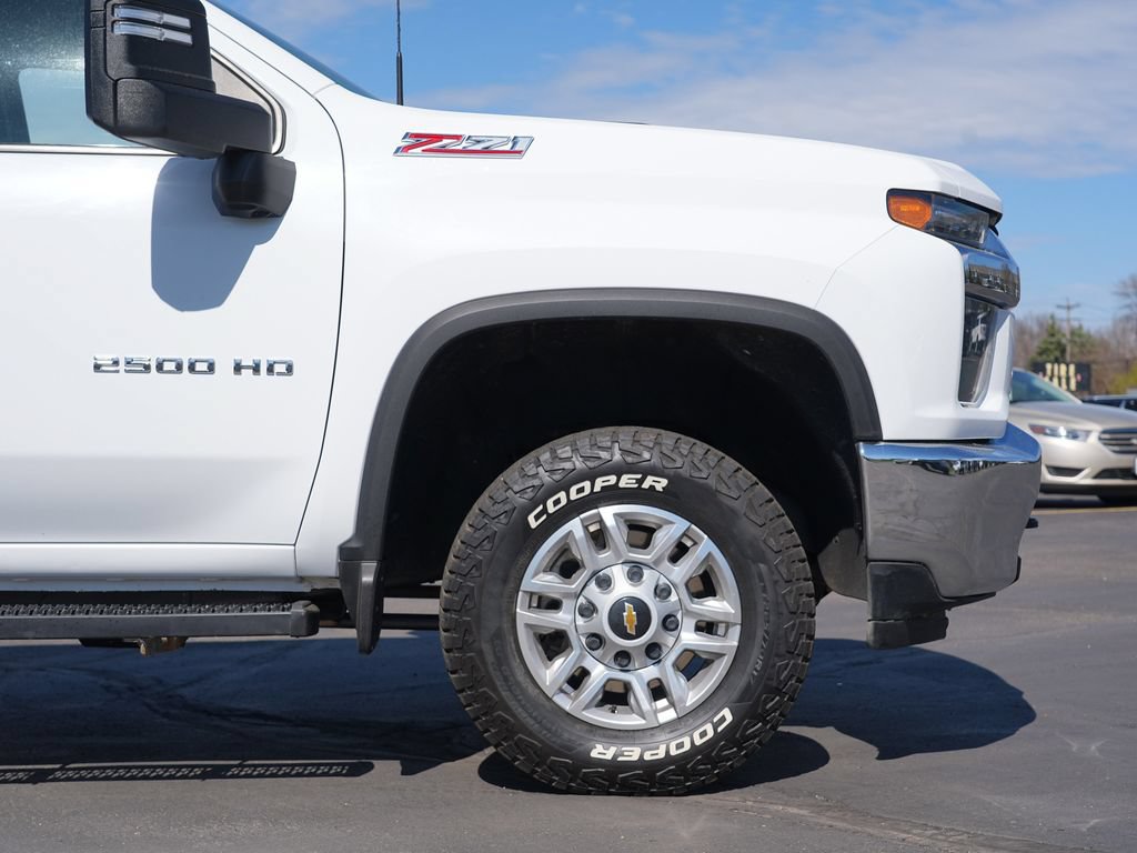Used 2023 Chevrolet Silverado 2500 LT w/ Convenience Package AWD/4WD image 11