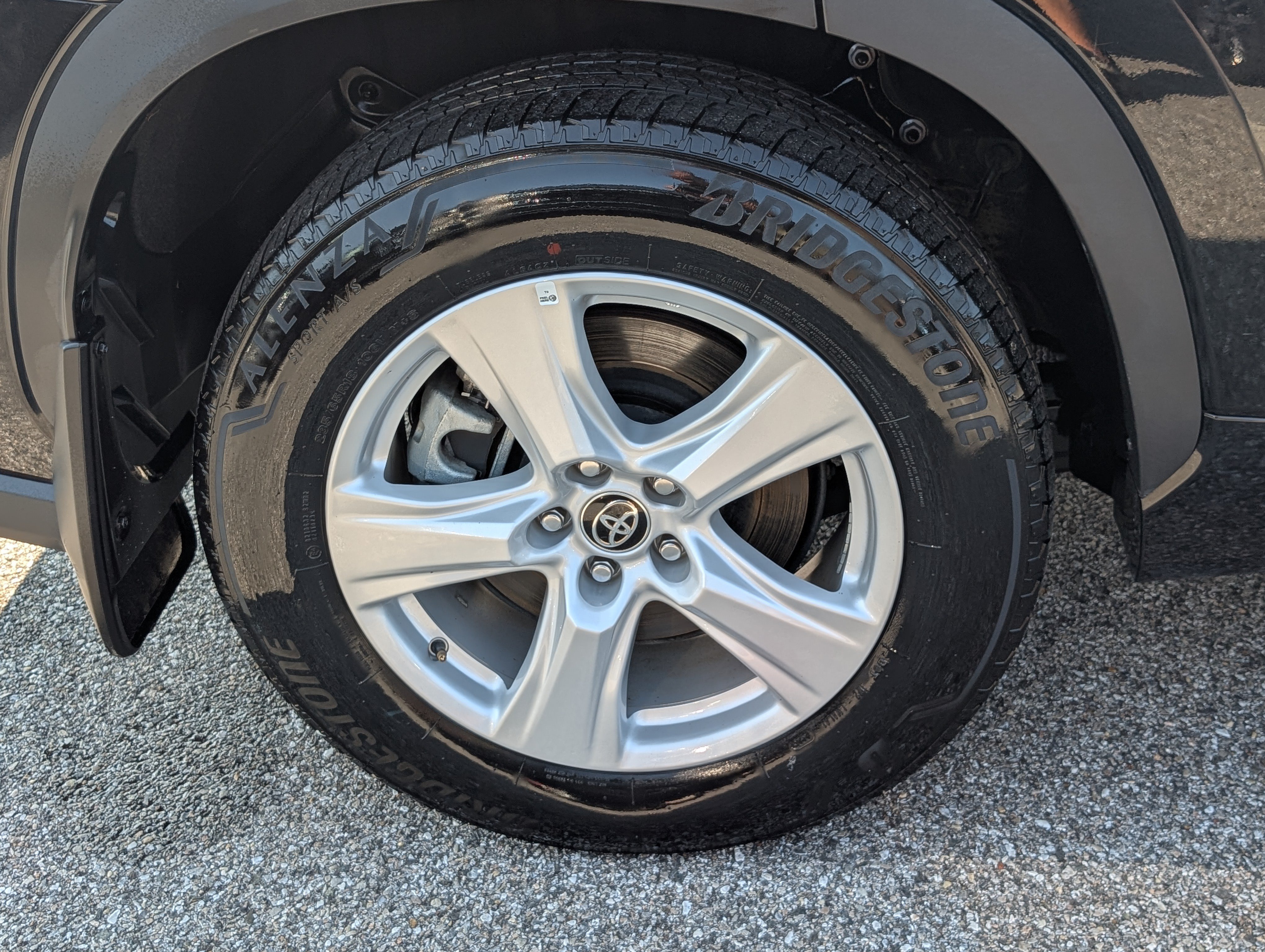 Used 2025 Toyota Highlander LE AWD/4WD image 10