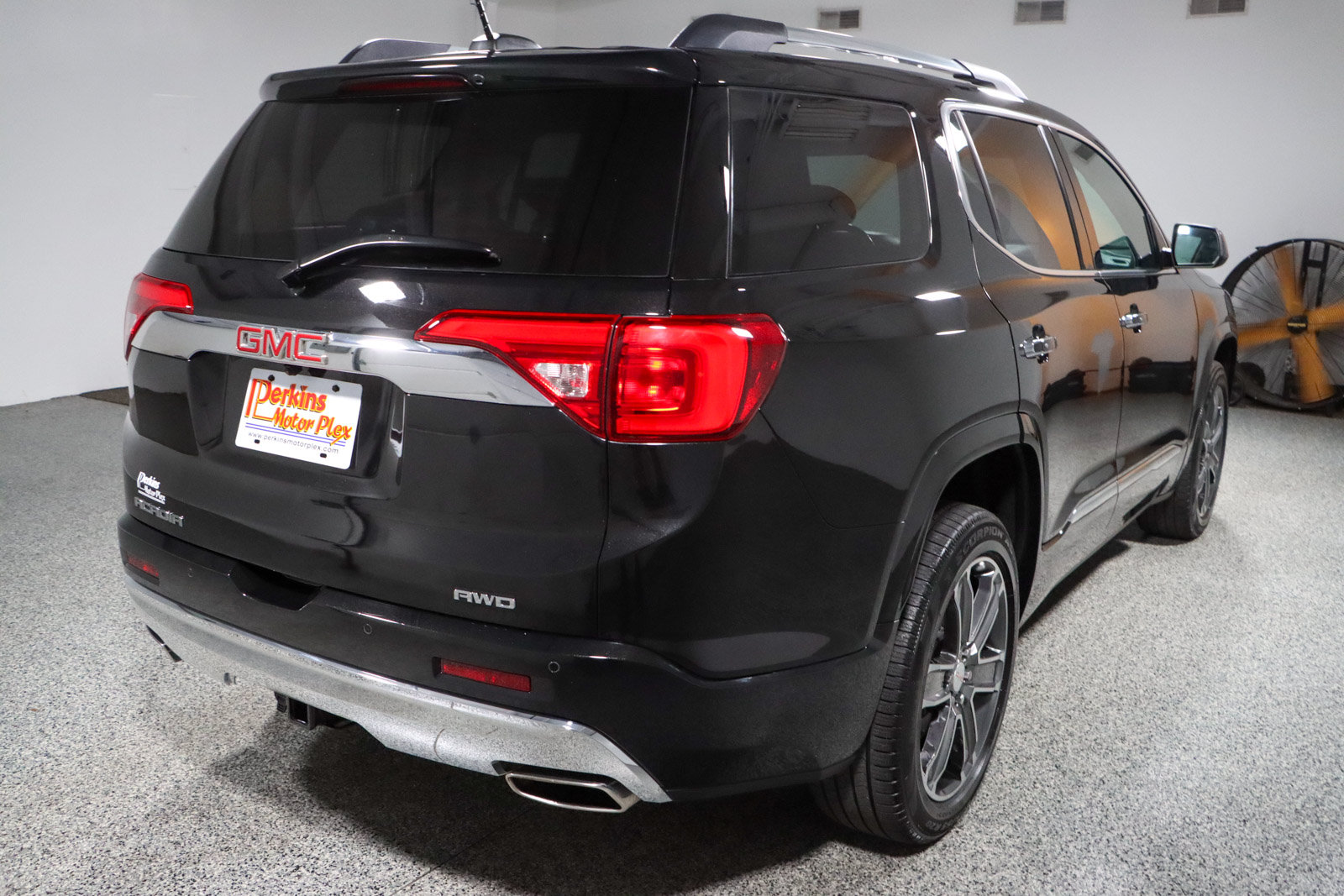 Used 2019 GMC Acadia Denali w/ Technology Package AWD/4WD image 7