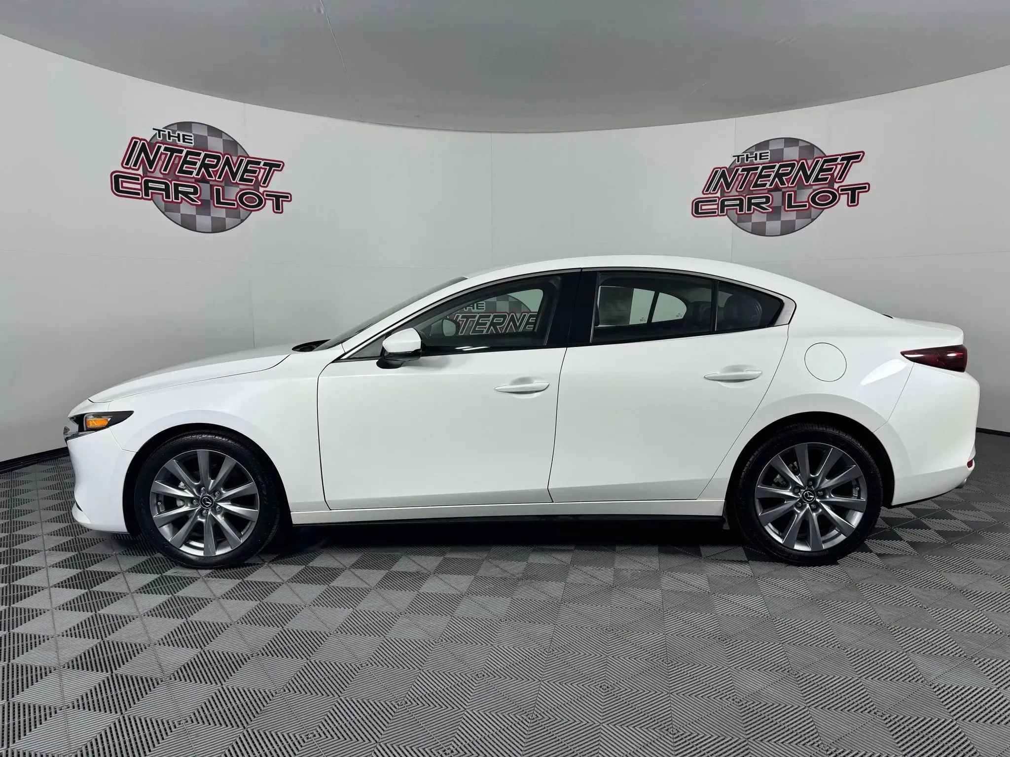 Used 2023 MAZDA MAZDA3 s FWD image 4